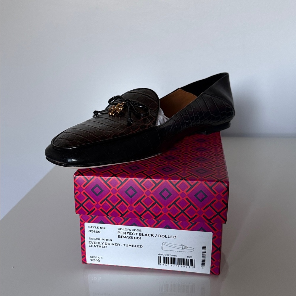 NIB Tory Burch Tory Charm Two-Tone Loafer in Black & Brown Croc-Embossed Leather